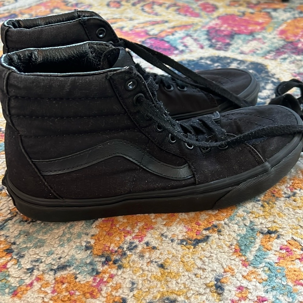 Women’s Black Vans Size 9.5